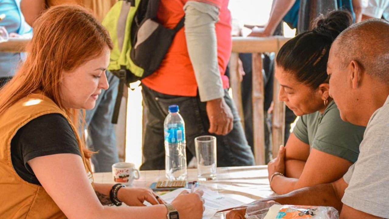 Entrega de tierras en Antioquia