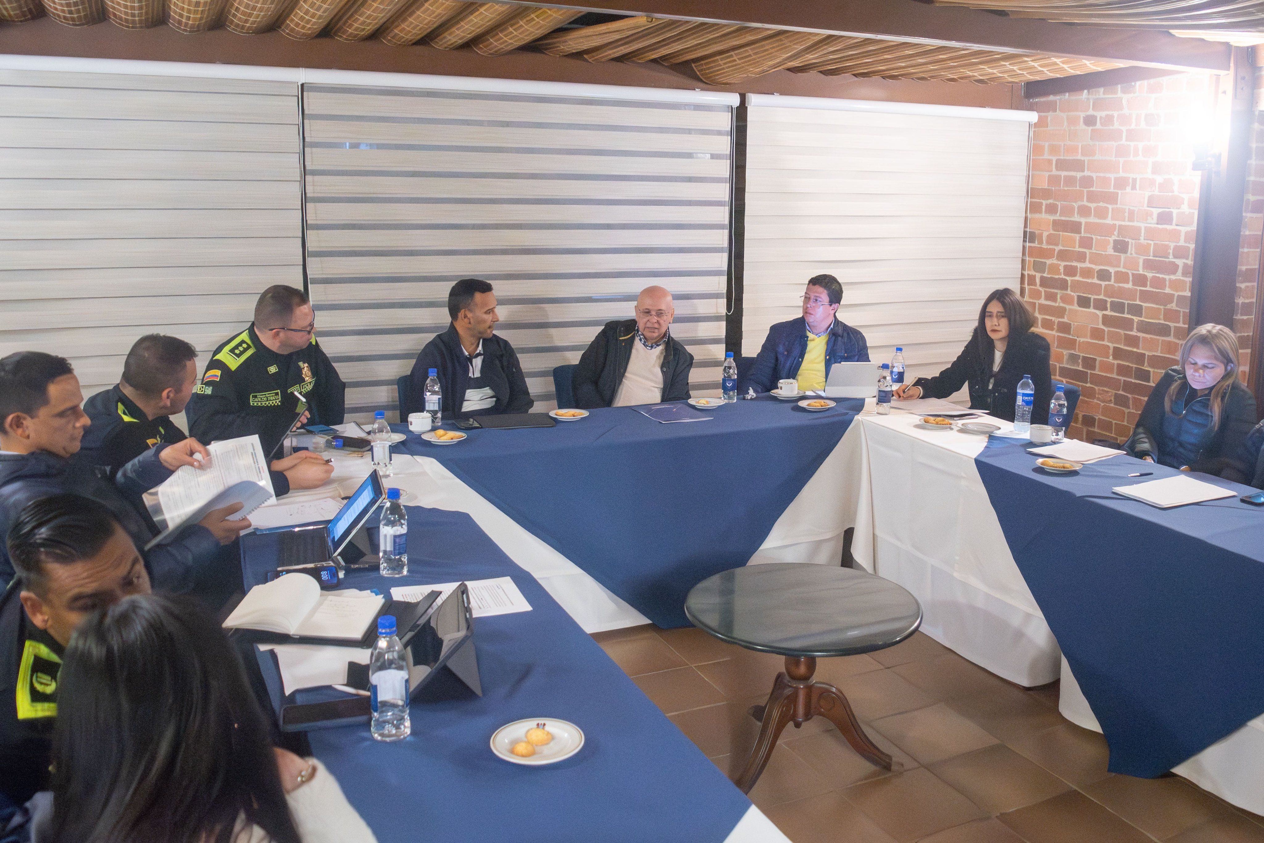 Reunión entre Minjusticia y Mindefensa