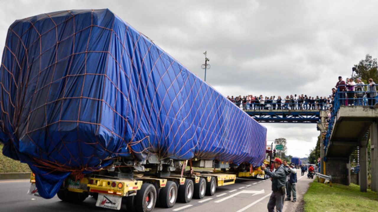 Transporte de trenes del Metro de Bogotá