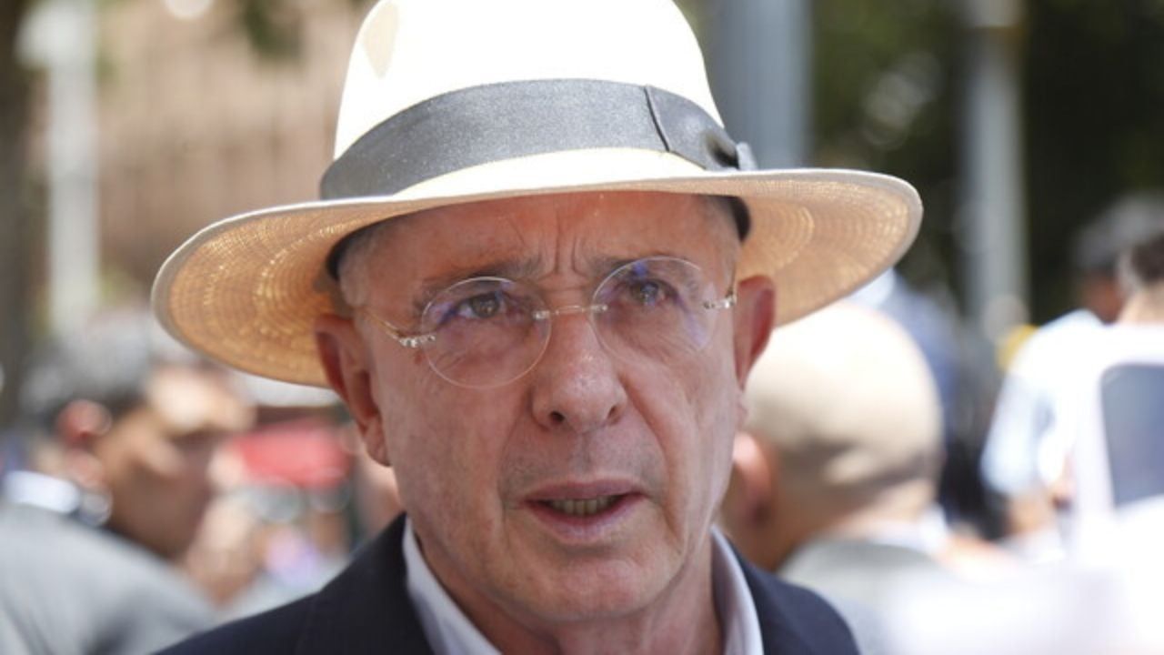 presidente_alvaro_uribe_el_uberrimo_6.jpg