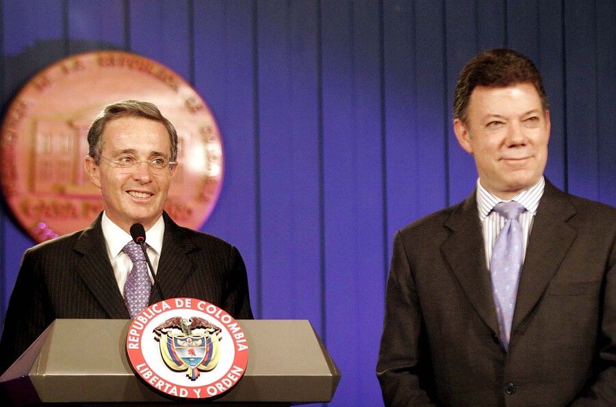 Álvaro Uribe y Juan Manuel Santos.