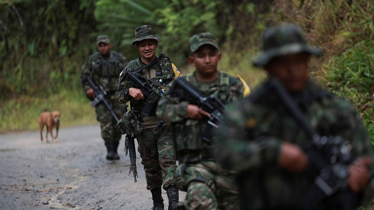La guerra martiriza a El Plateado.