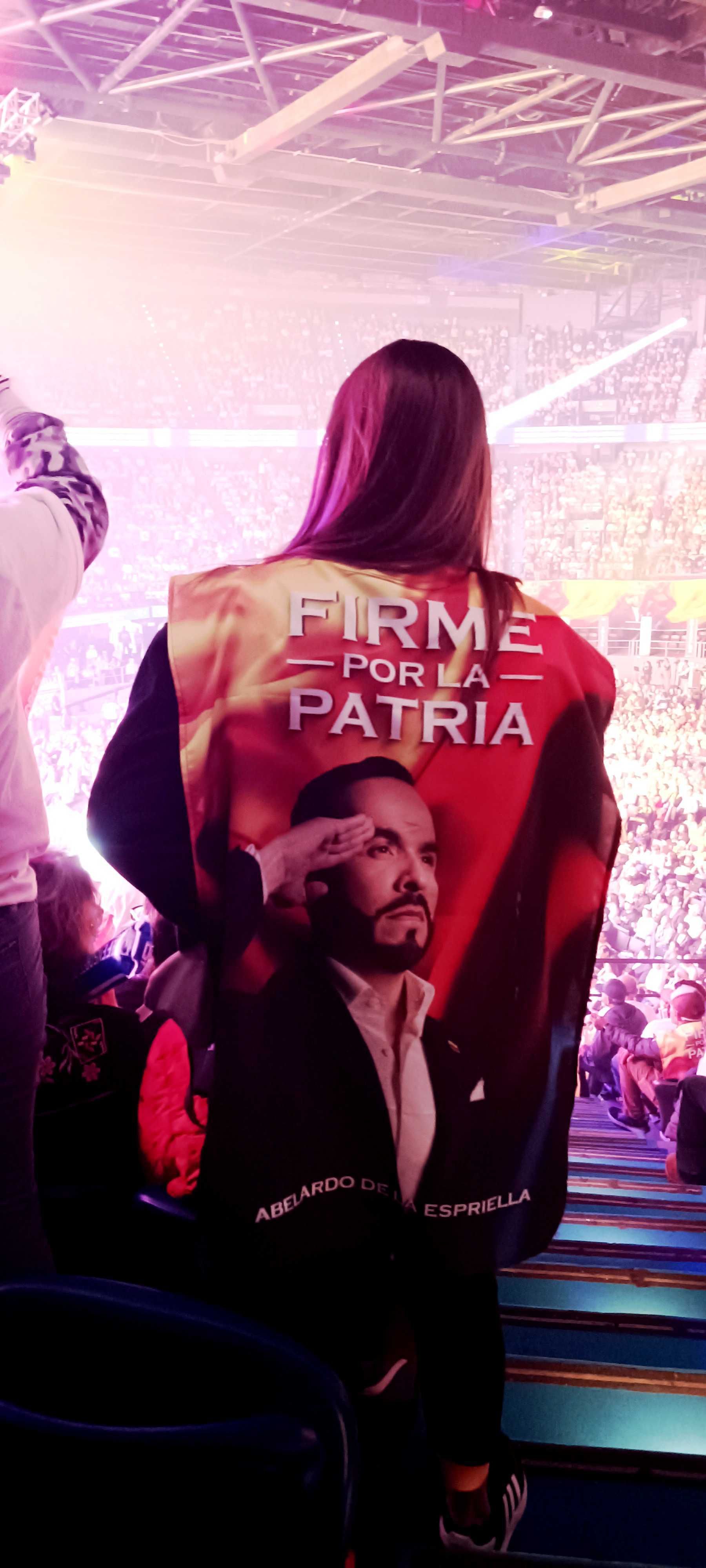 Asistente al evento de Abelardo de la Espriella