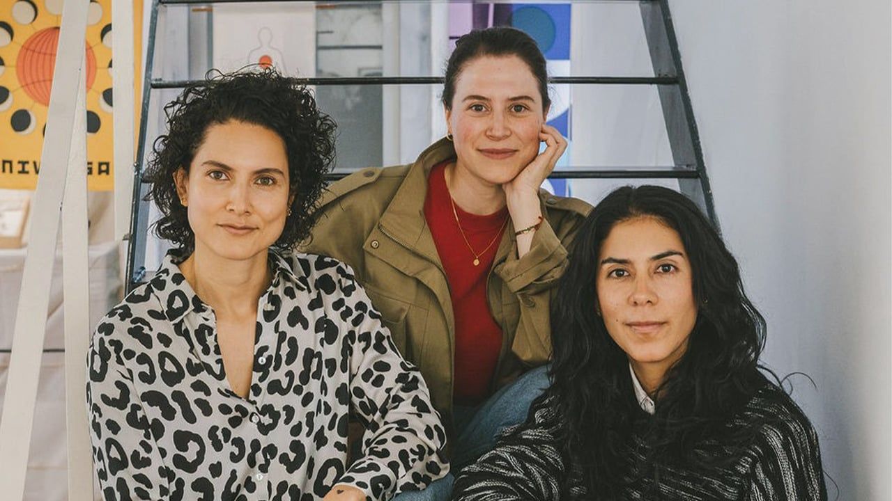 Isabella Bernal Vega, Victoria Holguín y Ana Rosell, gestoras de la Feria VIS.