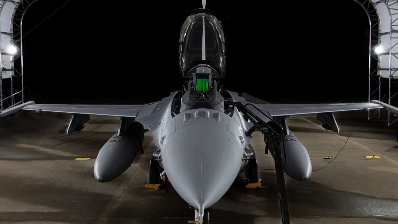 Caza F-16