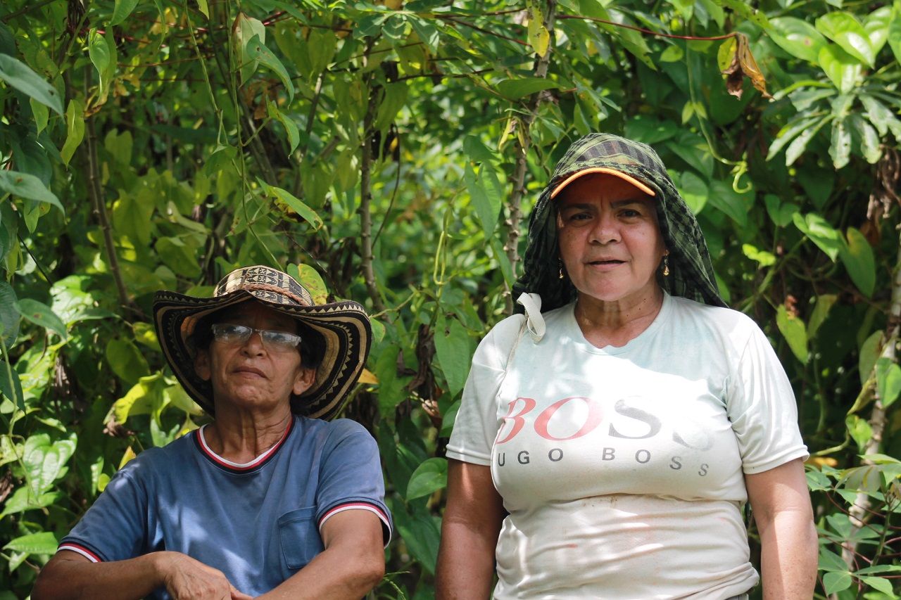 Etilcia González y Clara Inés Álvarez, dos de las mujeres campesinas de Laguna Flor. Foto Ana María Cañón.