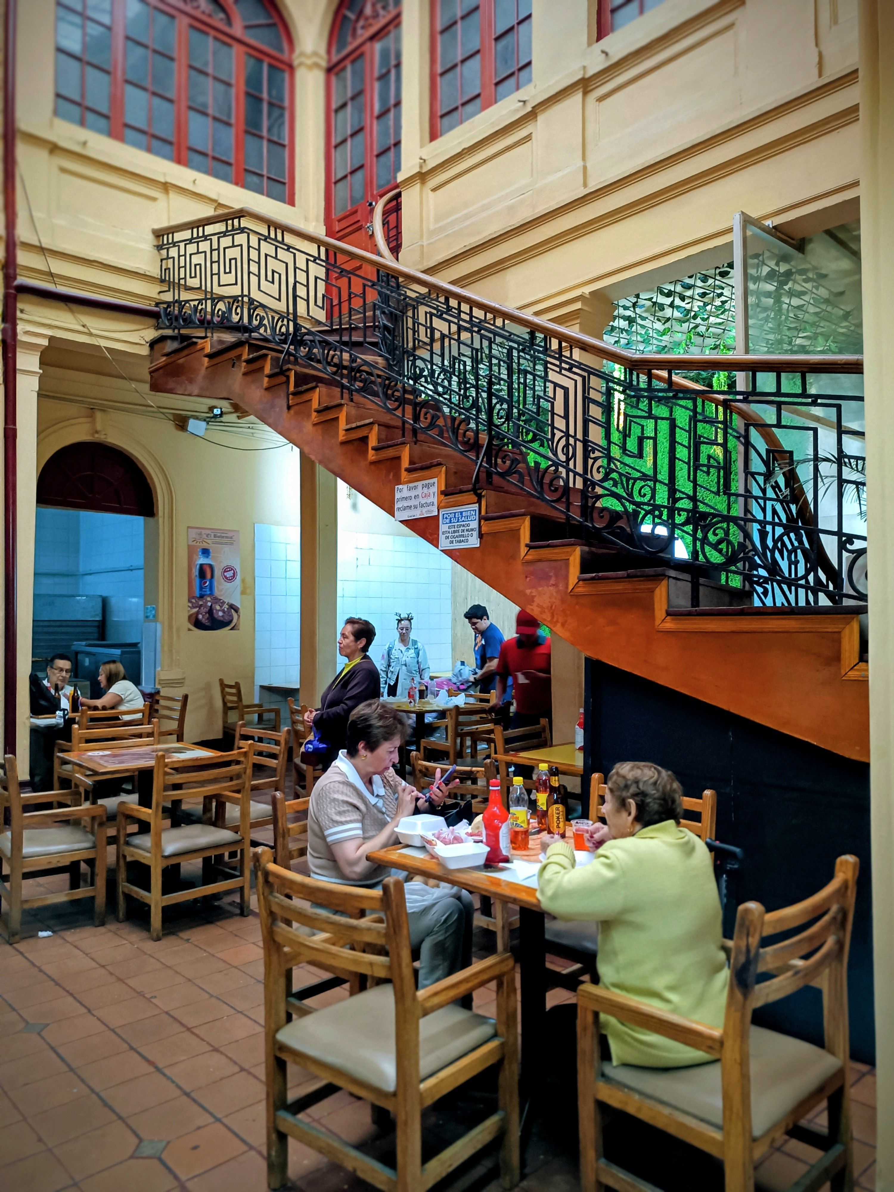 En la salsamentaria El Bohemio