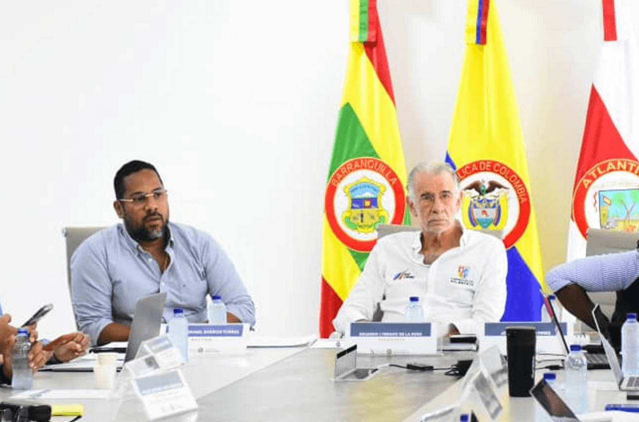 Leyton Barrios y Eduardo Verano de la Rosa, en una de las sesiones recientes del Consejo Superior de la Uniatlántico. Foto Cortesía.