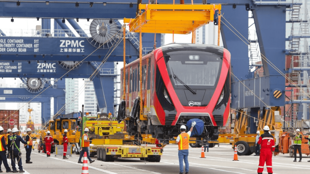 Llegada del metro al puerto