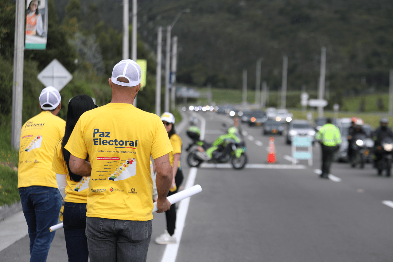 Imagen de la jornada de sensibilización de la Paz Electoral en las vías del país. Foto PGN.