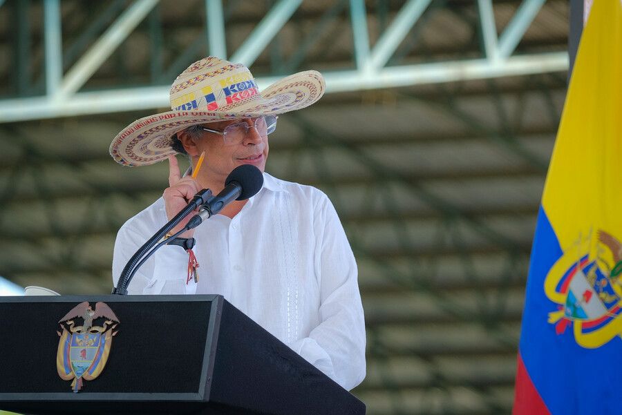 gustavo petro 1234