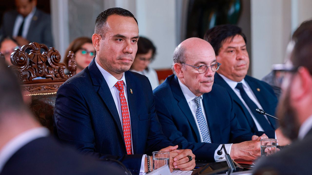 Crisis política en Perú