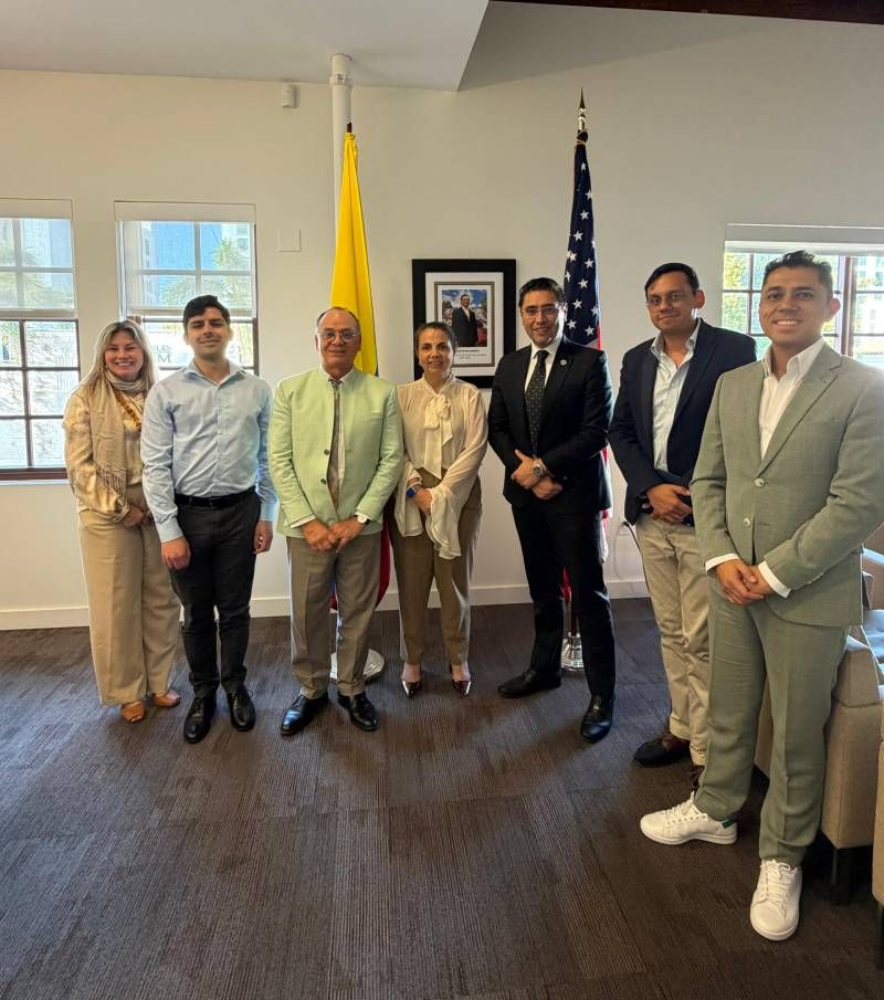 CNE y diplomáticos en Miami