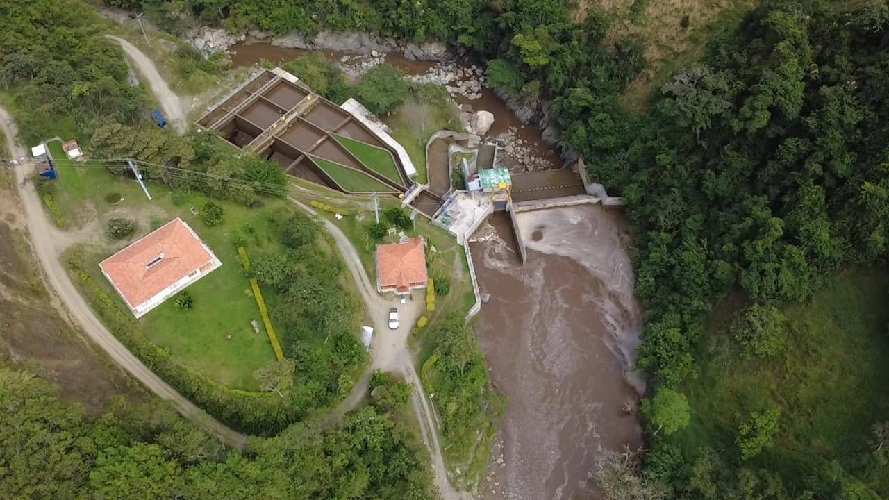 Pequeña central hidroeléctrica Aures