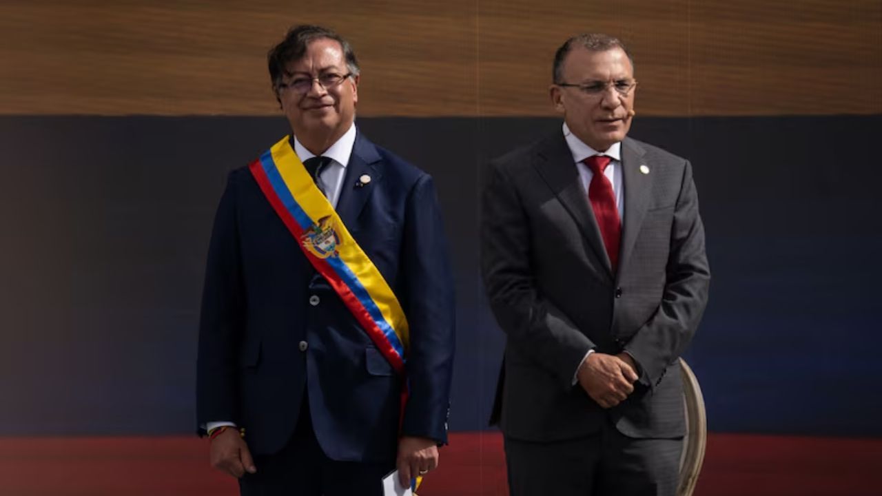 Roy Barreras y Gustavo Petro 2