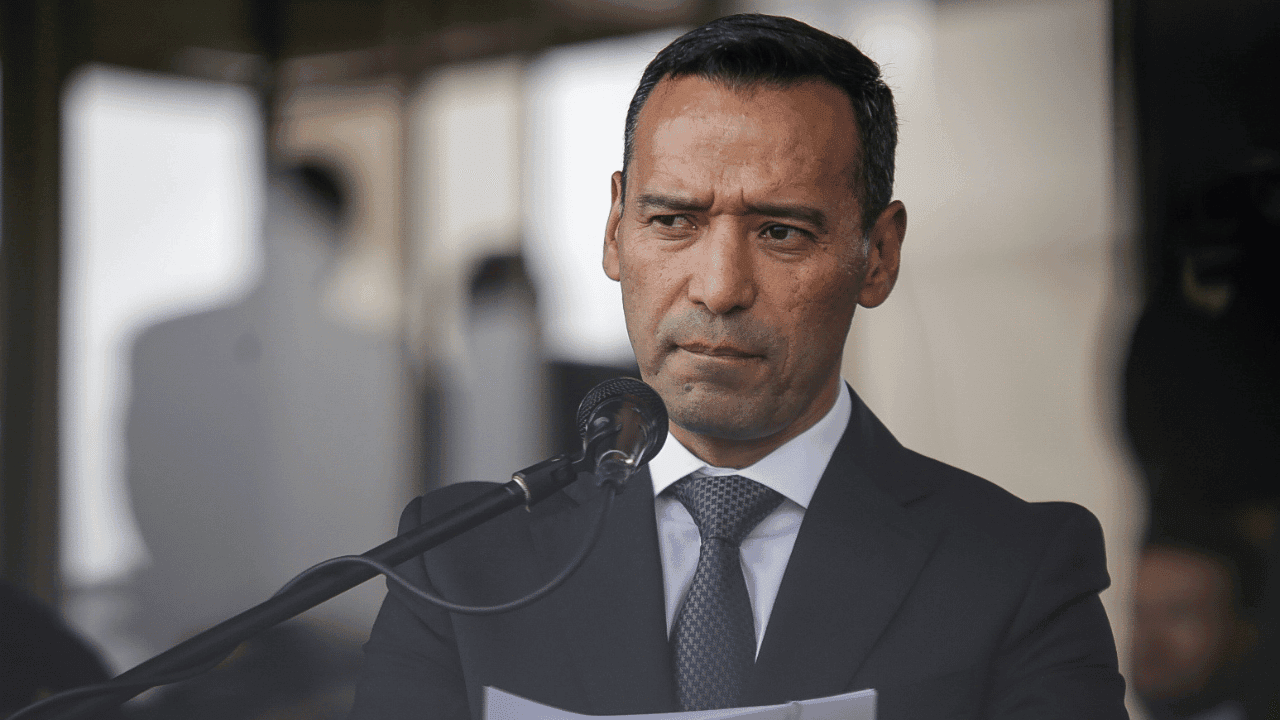 Pedro Sanchez ministro de Defensa Petros