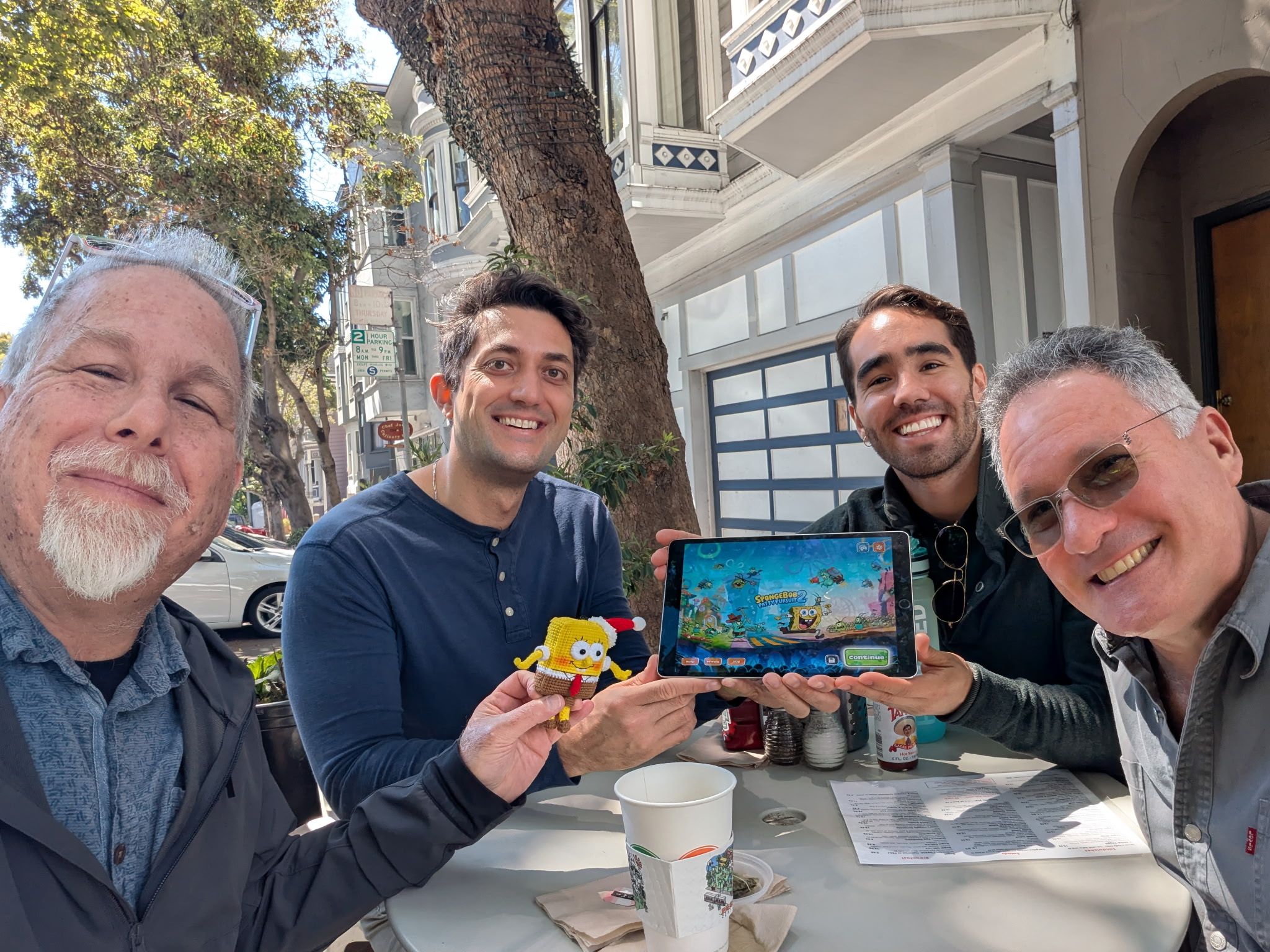 Equipo musical del videojuego: Steve Horowitz, Theo Popov, Manuel Calderón y Matt Levine