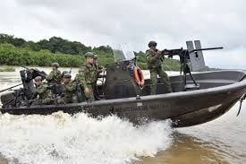 lancha armada