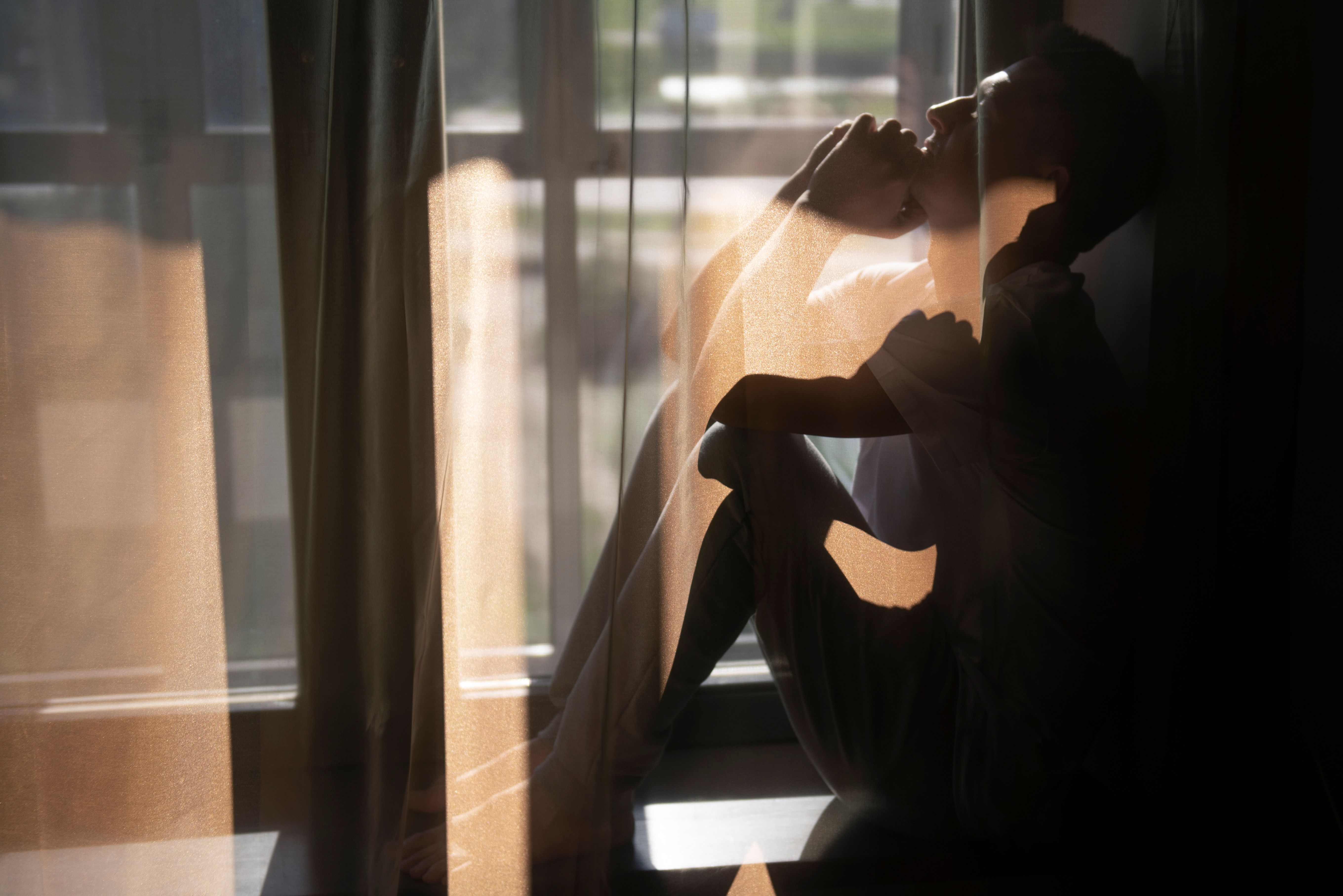 Mujeres reportan mayores niveles de ansiedad y depresión