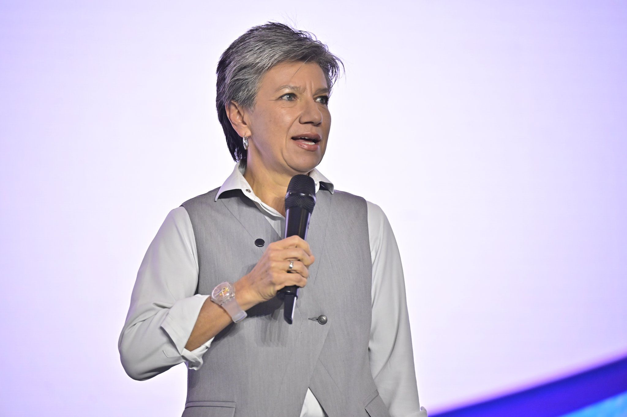 Claudia López en Congreso de Asofondos en Cartagena internaaa 2