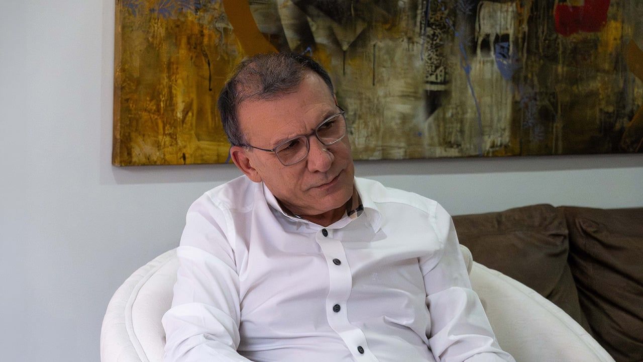 “El camino más fácil es retirarse, renunciar, abandonar las ideas, condenar a Colombia al extremismo y a la polarización,