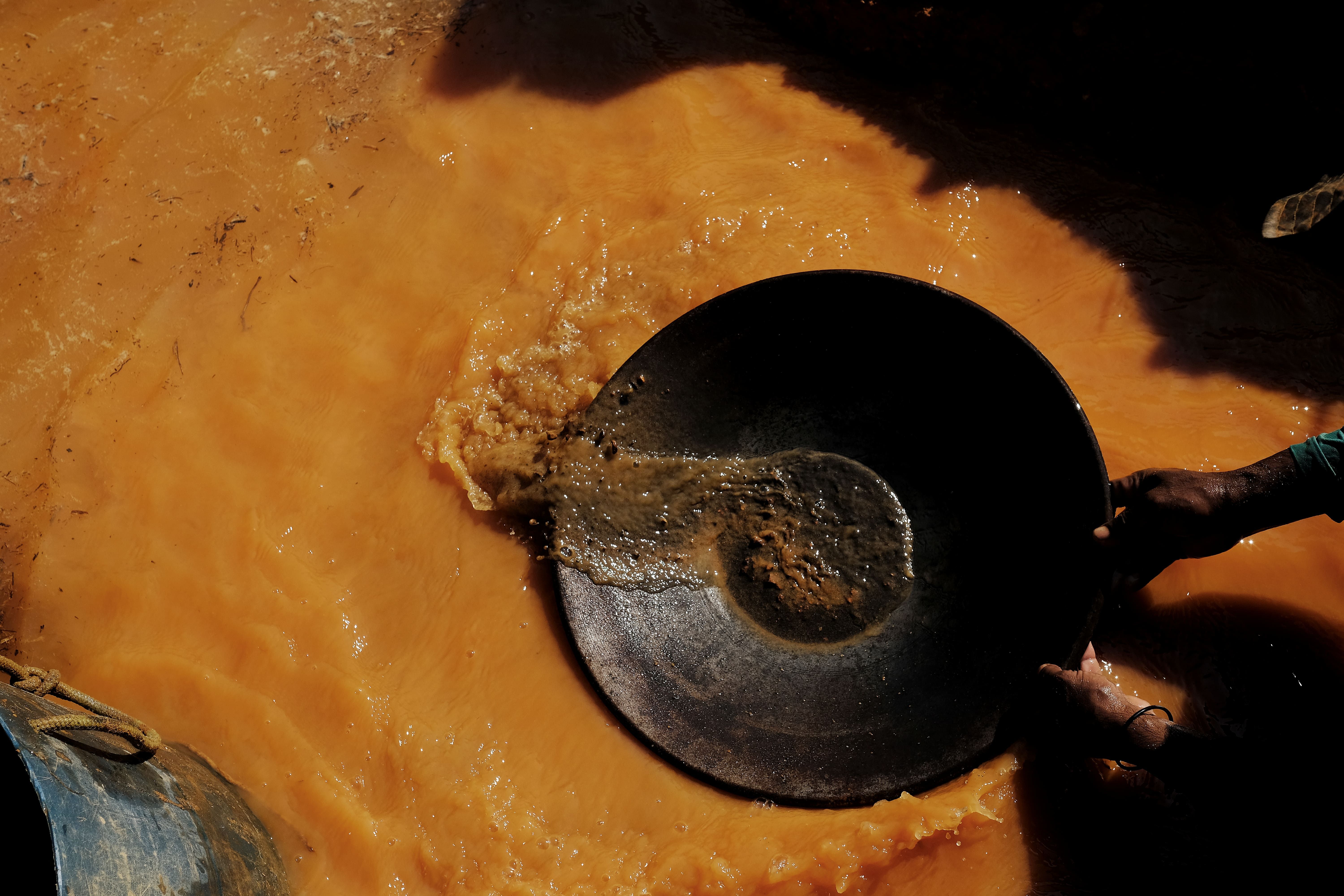 2017-09-20t105259z_1699575793_rc1298223d50_rtrmadp_3_brazil-environment-mining_1.jpg