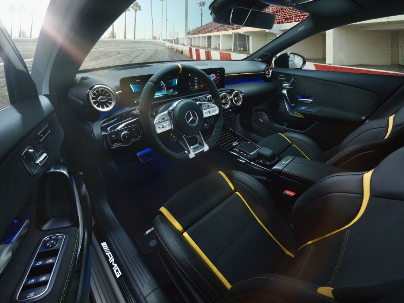 mercedes-benz_amg_a_45_s_2.jpg