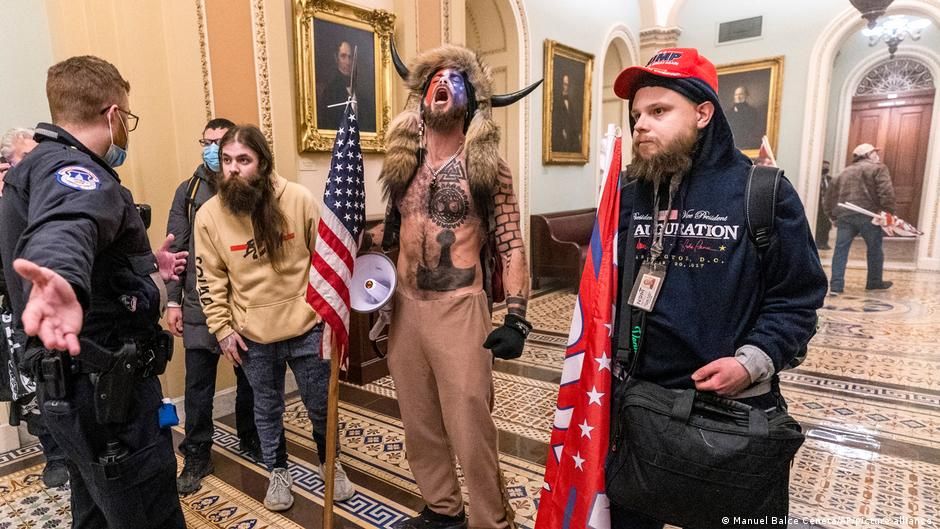 asaltantes_del_capitolio_estadounidense.jpg