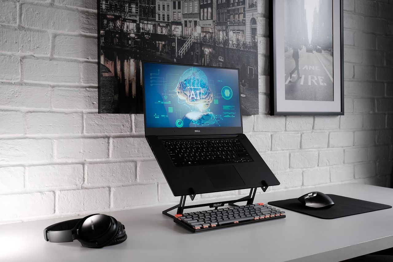 laptop-g83ae67bf3_1280.jpg